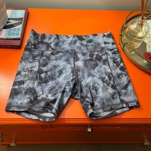 Athleta salutation stash pocket size large